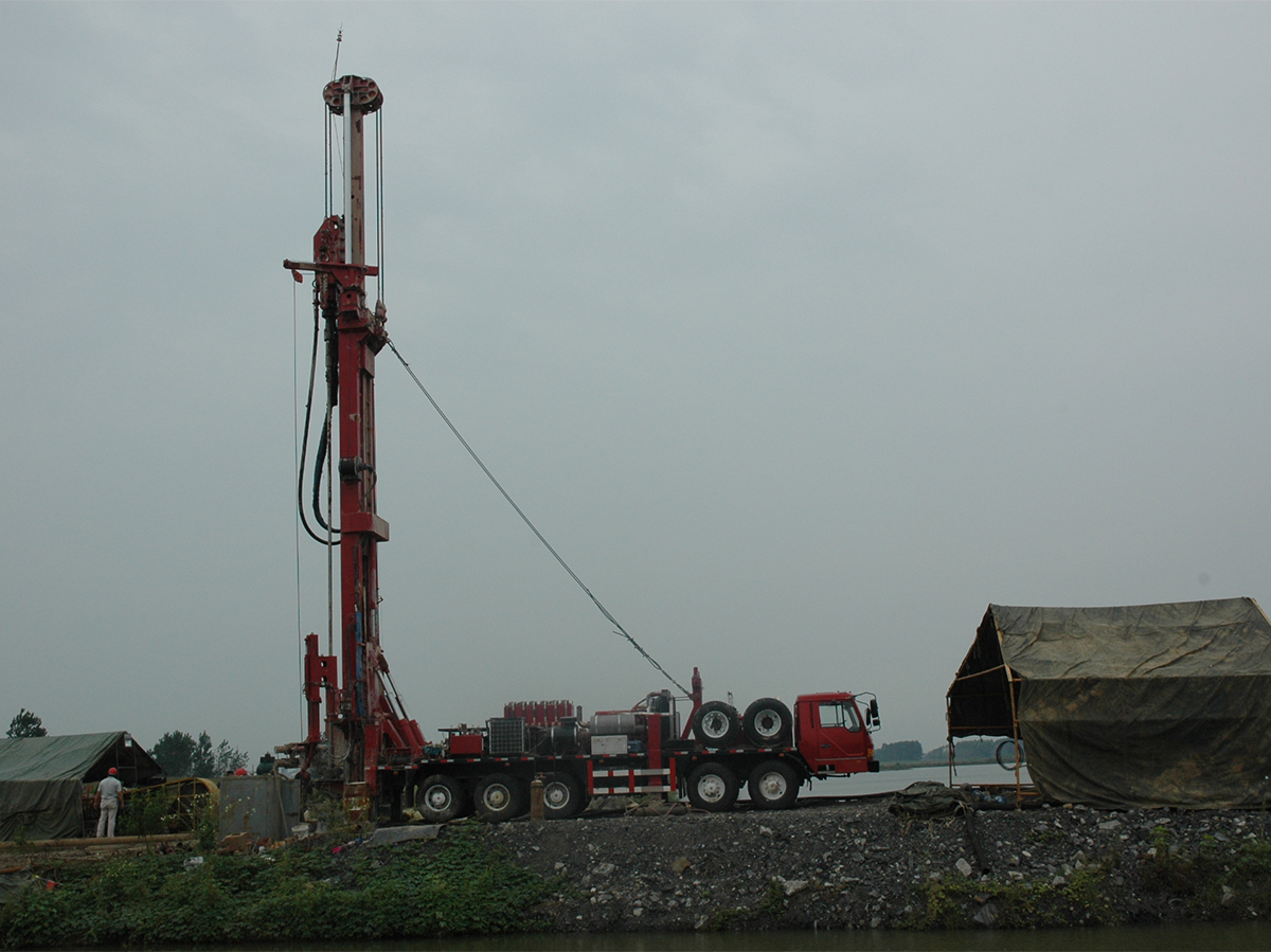 车载钻机施工瓦斯抽排孔工程