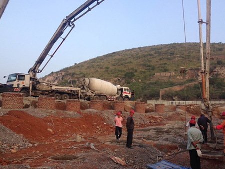 淮北相山众城水泥厂人工挖孔桩施工现场