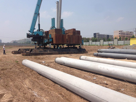 萧县绿城岱湖世纪城项目管桩静压施工现场