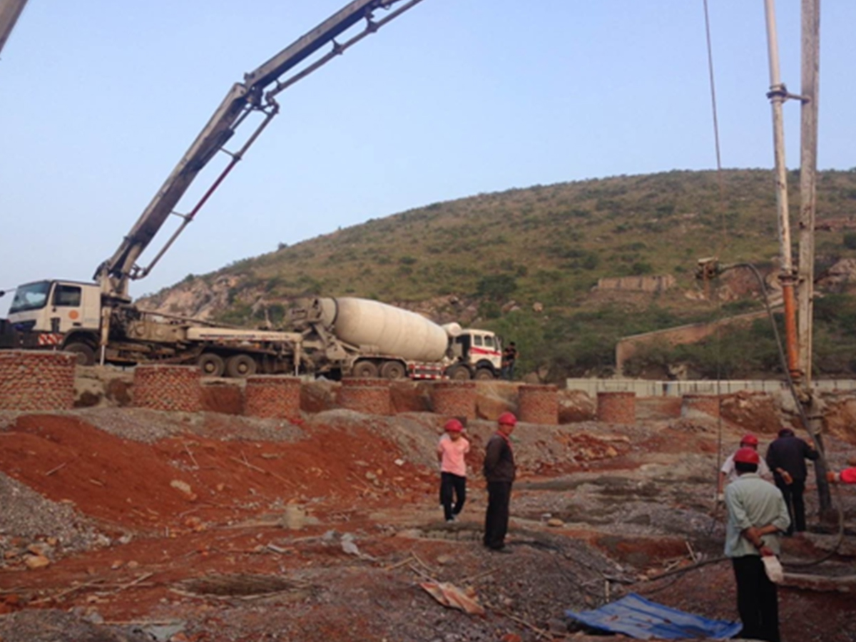 淮北相山众城水泥厂人工挖孔桩施工现场