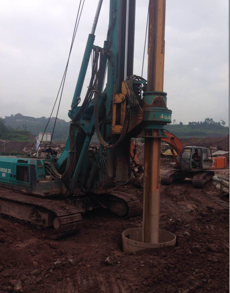 四川川南城际铁路（内江段）钻孔灌注桩旋挖施工现场