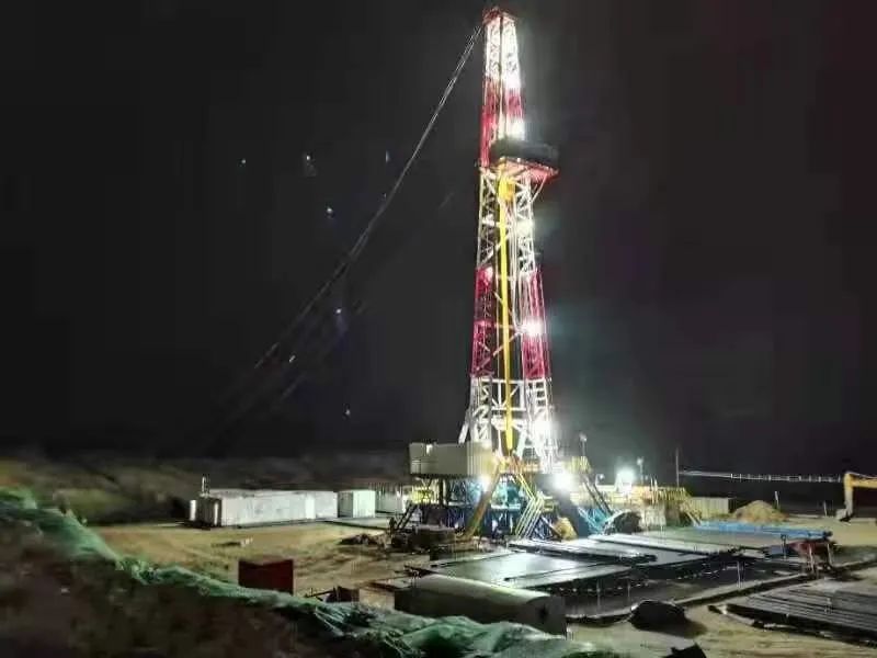 ef621b02b4fb4f43d3fc3978337927a0