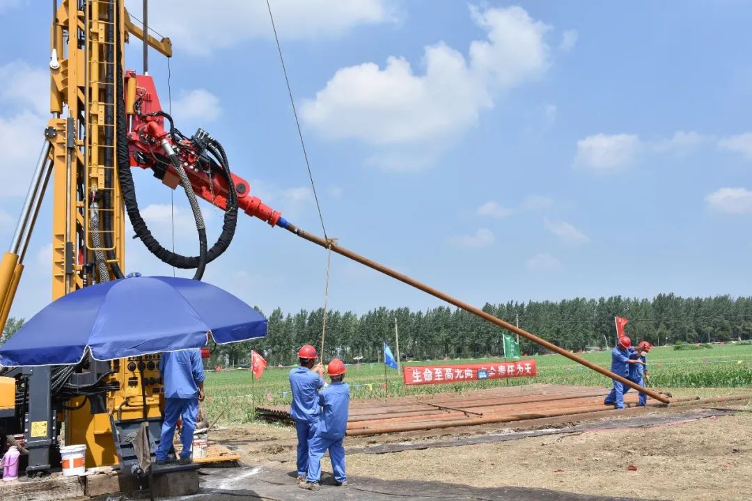 96dd1ec47734938a3542a776d9fb0199