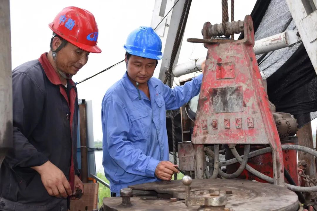 6d8dfb43339fb0ff2decee569bdf9a2b