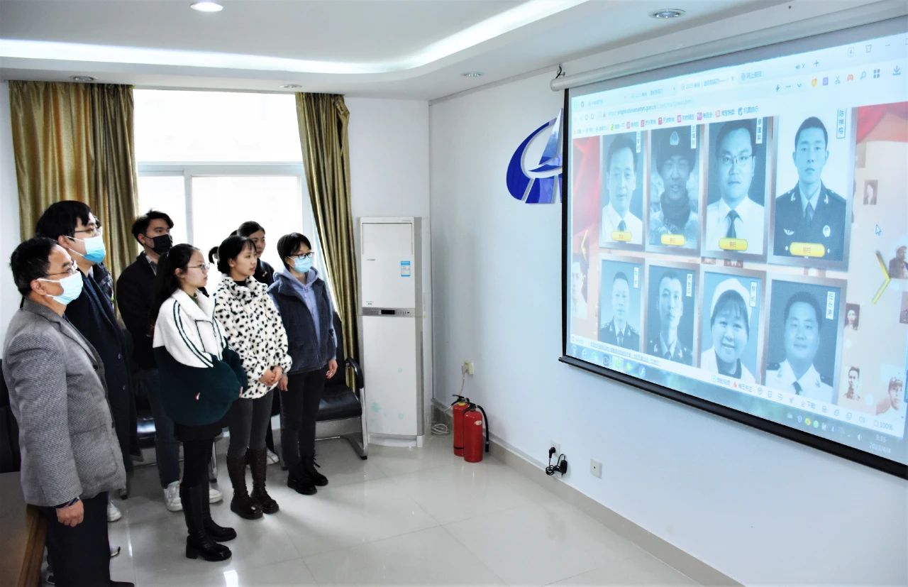 29d03c0b0480bfdc4d6ee463c701a67c