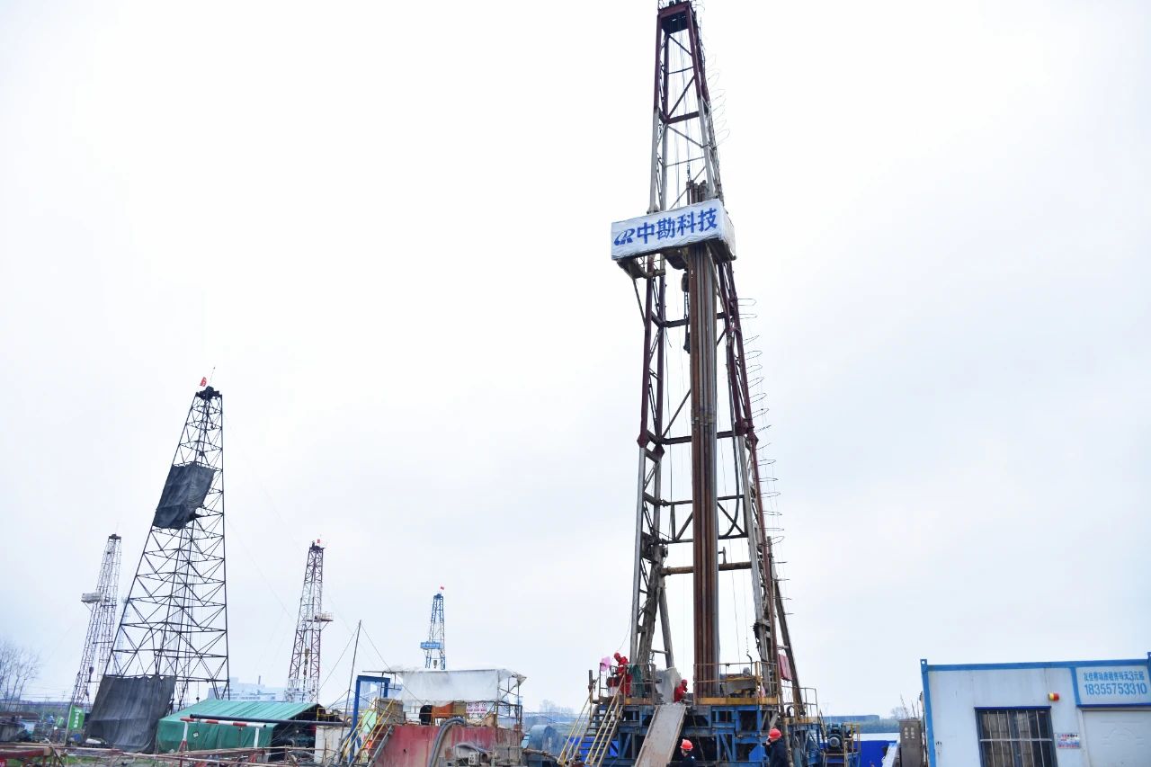 00fb0ca5852c7c50579e55f2b41415d3 00fb0ca5852c7c50579e55f2b41415d3